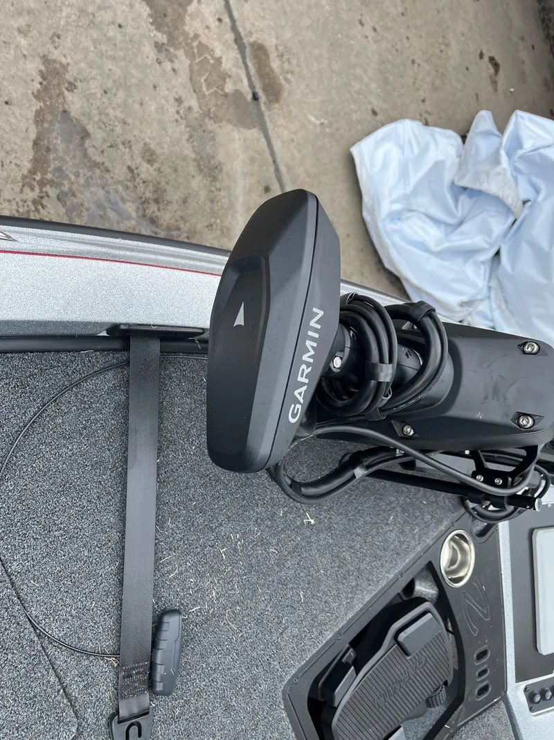 Slide: The Image of 2024 Ranger Z518 Garmin Ranger Cup Equipped boat with Garmin device on deck. - 14