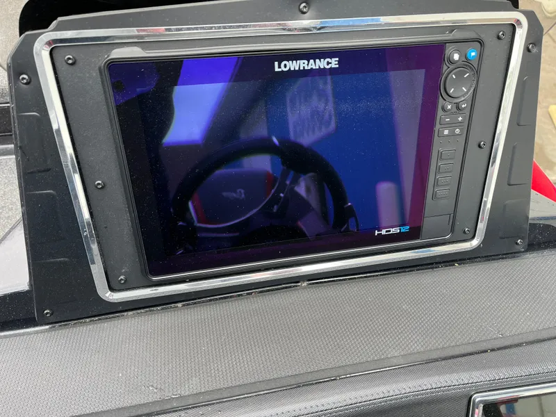 Slide: The Image of Lowrance HDS display on 2024 Ranger Z521 RC boat dashboard. - 8