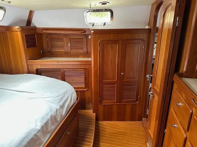 Slide: The Image of Luxurious wooden interior of 2014 Passport 545 Vista yacht cabin. - 10