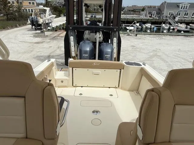 Slide: The Image of Scout 255 Dorado 2022 - 14