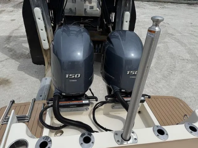 Slide: The Image of Scout 255 Dorado 2022 - 19