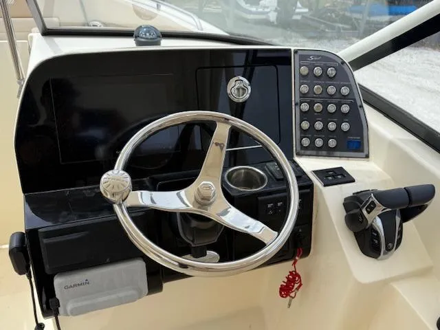 Slide: The Image of Scout 255 Dorado 2022 - 9