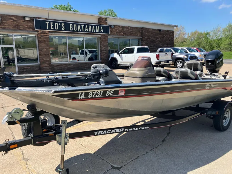 Slide: The Image of 2007 Tracker Pro Crappie 175 boat on trailer at Ted's Boatarama dealership. - 6
