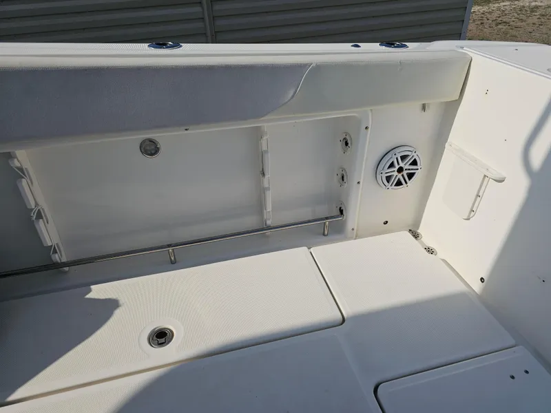 Slide: The Image of Triton 301 CC 2010 - 53