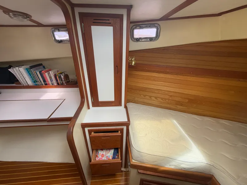 Slide: The Image of Duffy 37 Downeast 2005 - 14