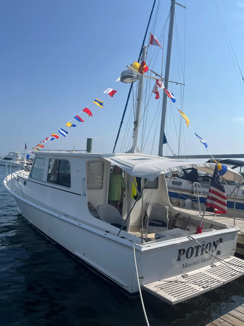 Slide: The Image of Duffy 37 Downeast 2005 - 20