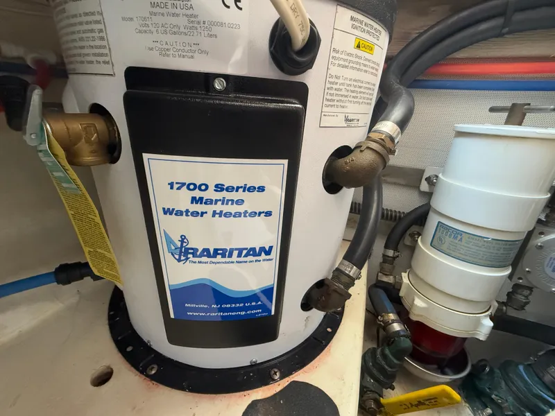 Slide: The Image of Duffy 37 Downeast 2005 - 29