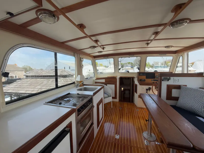 Slide: The Image of Duffy 37 Downeast 2005 - 4