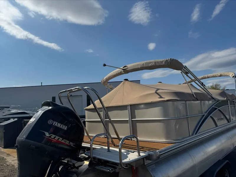 Slide: The Image of Sylvan MANDALAY 8525 LZ RE 2013 - 4