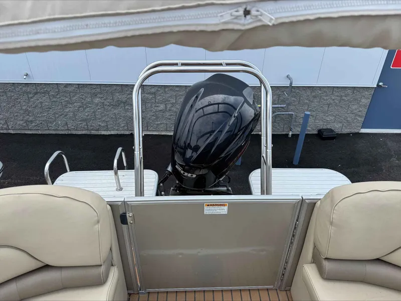 Slide: The Image of Sylvan MANDALAY 8525 LZ RE 2013 - 5