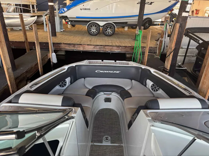 Slide: The Image of Crownline Boats 270 2020 - 10