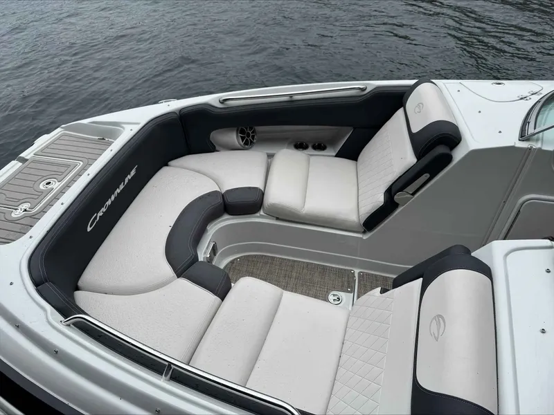 Slide: The Image of Crownline Boats 270 2020 - 11