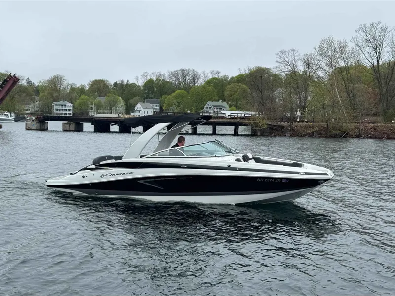 Slide: The Image of Crownline Boats 270 2020 - 3