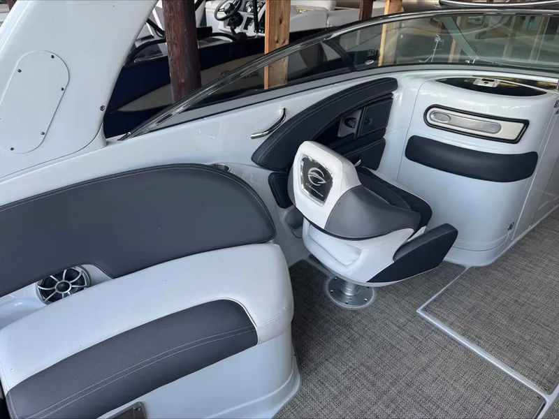 Slide: The Image of Crownline Boats 270 2020 - 8