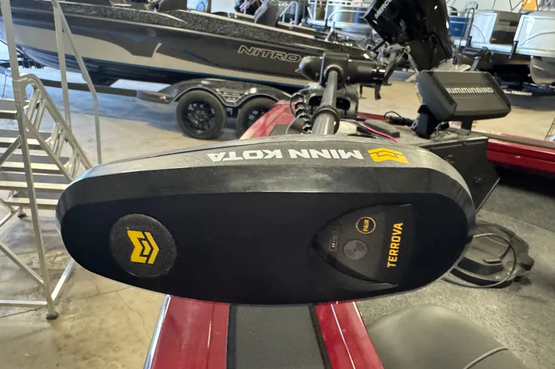Slide: The Image of 2025 Tracker Targa V-19 Combo with Minn Kota Terrova motor in showroom. - 19