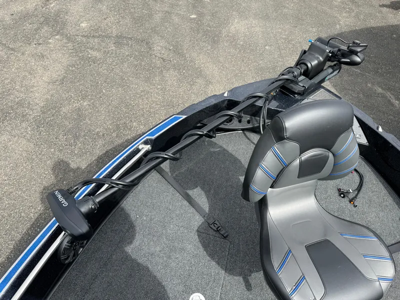 Slide: The Image of Nitro ZV21 Pro 2025 boat deck with seat and trolling motor, top view. - 18