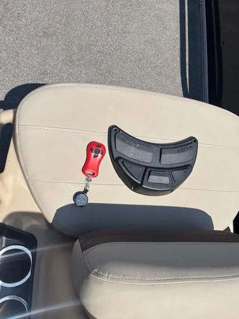 Slide: The Image of 2018 Sun Tracker Bass Buggy 16 DLX boat seat with cup holders and accessories. - 8