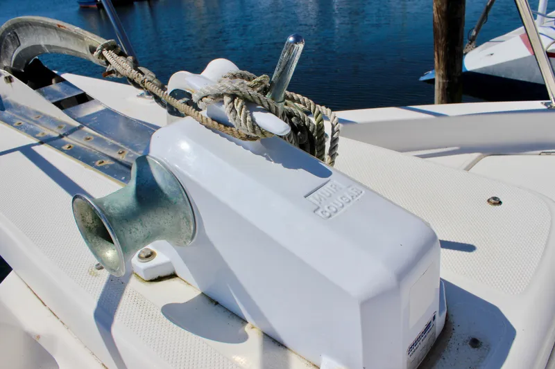 Slide: The Image of 1999 Bayliner 4788 Motoryacht deck with winch and rope detail. - 15