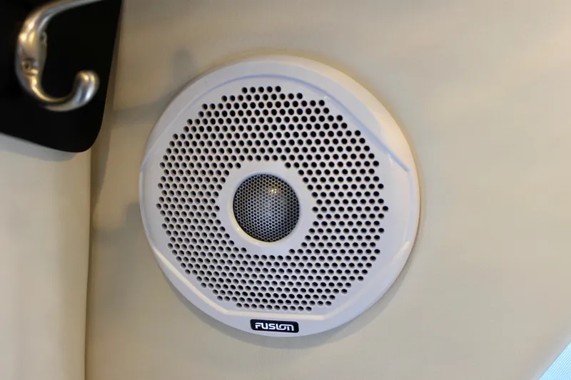 Slide: The Image of Speaker on 1999 Bayliner 4788 Motoryacht interior ceiling. - 49