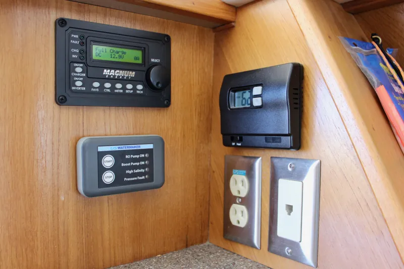 Slide: The Image of Bayliner 4788 Pilot House Motoryacht 1999 - 50