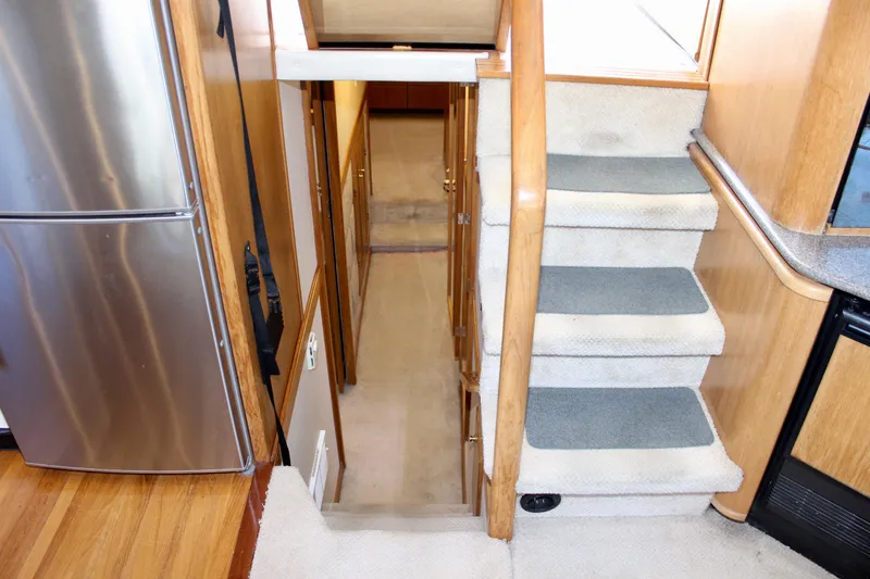 Slide: The Image of Bayliner 4788 Pilot House Motoryacht 1999 - 51