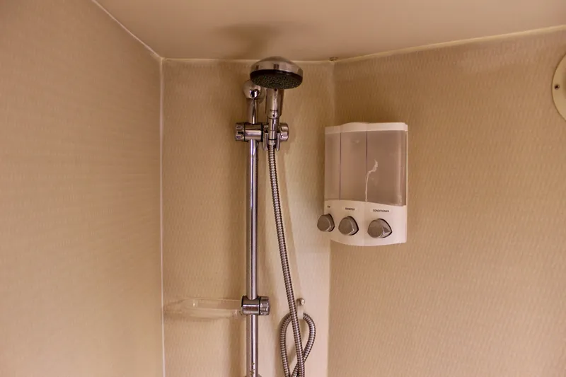 Slide: The Image of Bayliner 4788 Pilot House Motoryacht 1999 - 55