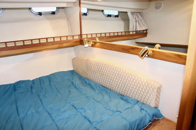 Slide: The Image of Bayliner 4788 Pilot House Motoryacht 1999 - 56