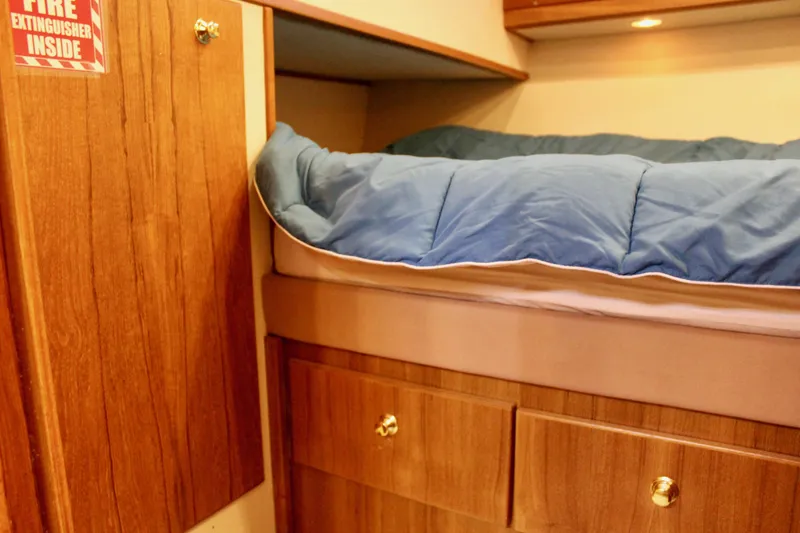 Slide: The Image of Bayliner 4788 Pilot House Motoryacht 1999 - 57