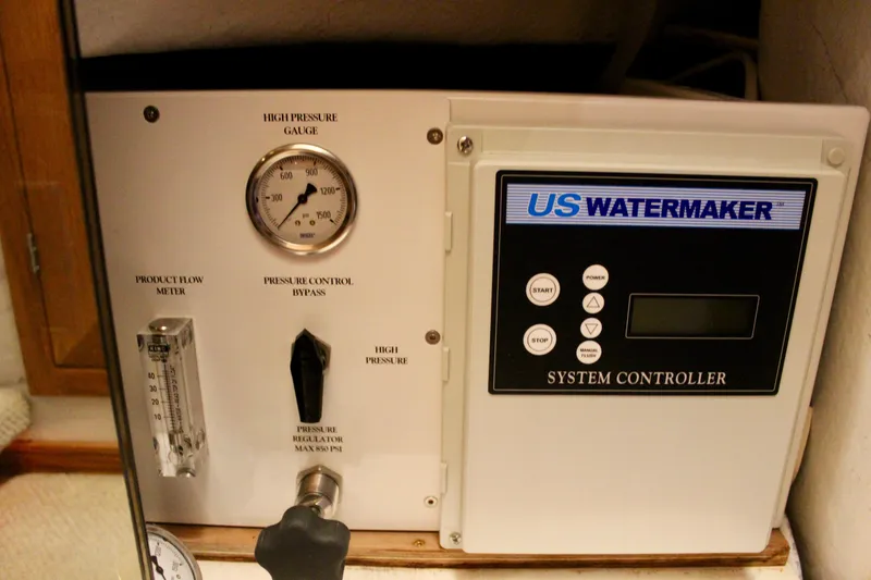 Slide: The Image of Bayliner 4788 Pilot House Motoryacht 1999 - 59