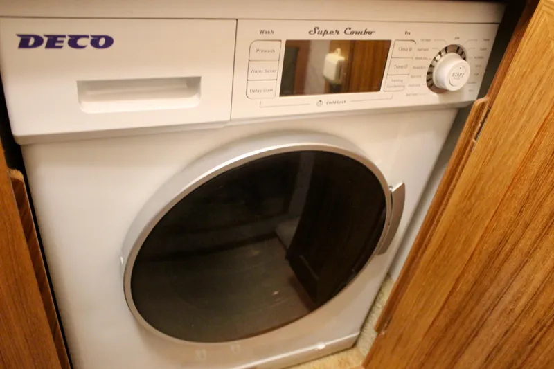 Slide: The Image of Bayliner 4788 Pilot House Motoryacht 1999 - 60