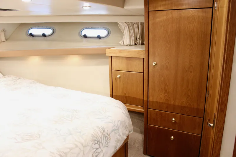 Slide: The Image of Bayliner 4788 Pilot House Motoryacht 1999 - 63