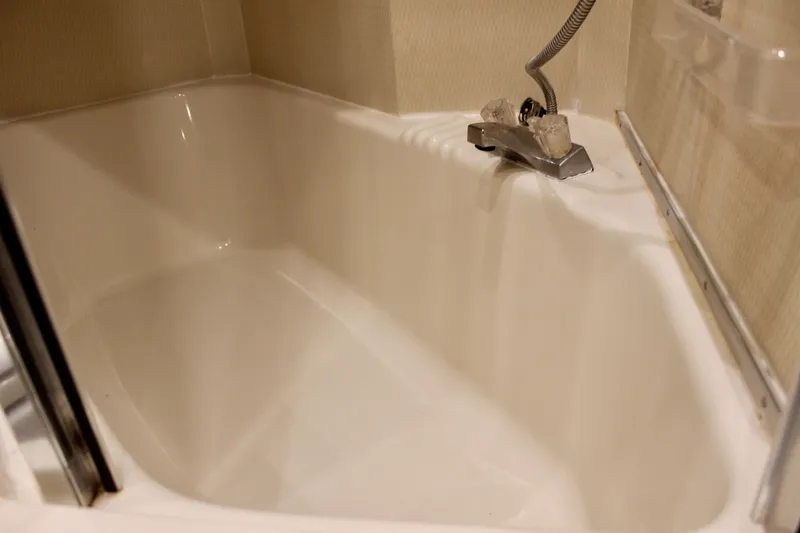 Slide: The Image of Bayliner 4788 Pilot House Motoryacht 1999 - 67