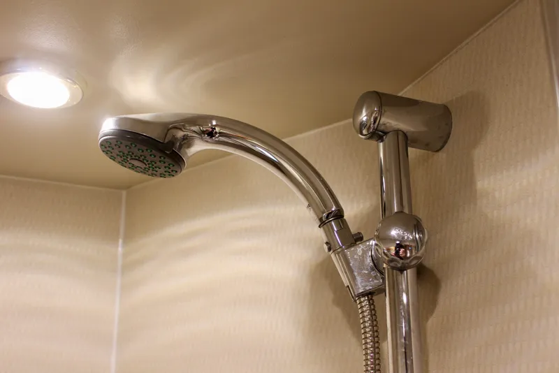 Slide: The Image of Bayliner 4788 Pilot House Motoryacht 1999 - 68