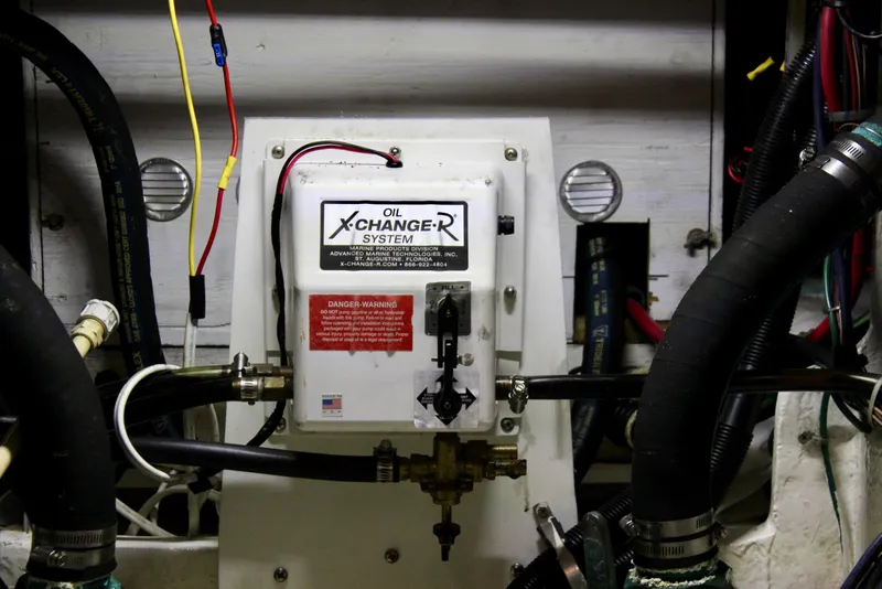 Slide: The Image of Bayliner 4788 Pilot House Motoryacht 1999 - 82