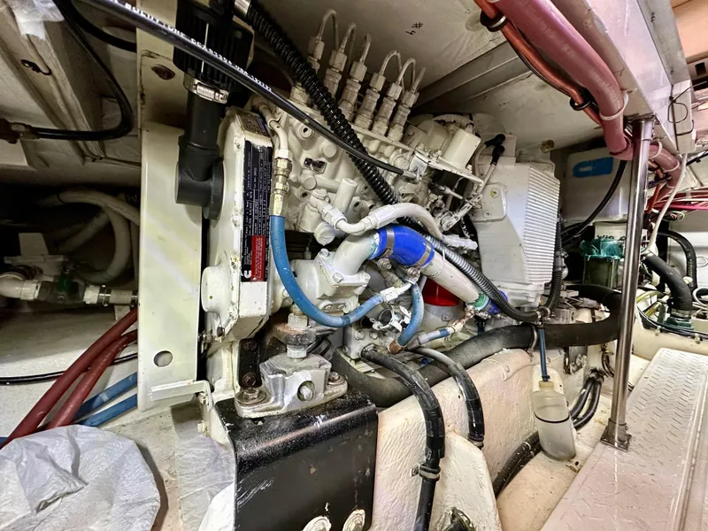 Slide: The Image of Bayliner 4788 Pilot House Motoryacht 1999 - 83