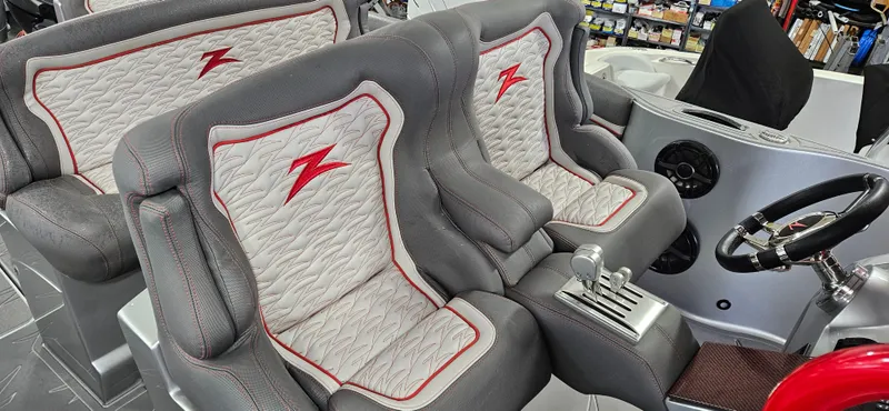 Slide: The Image of Donzi 39 VRZ 2024 - 12