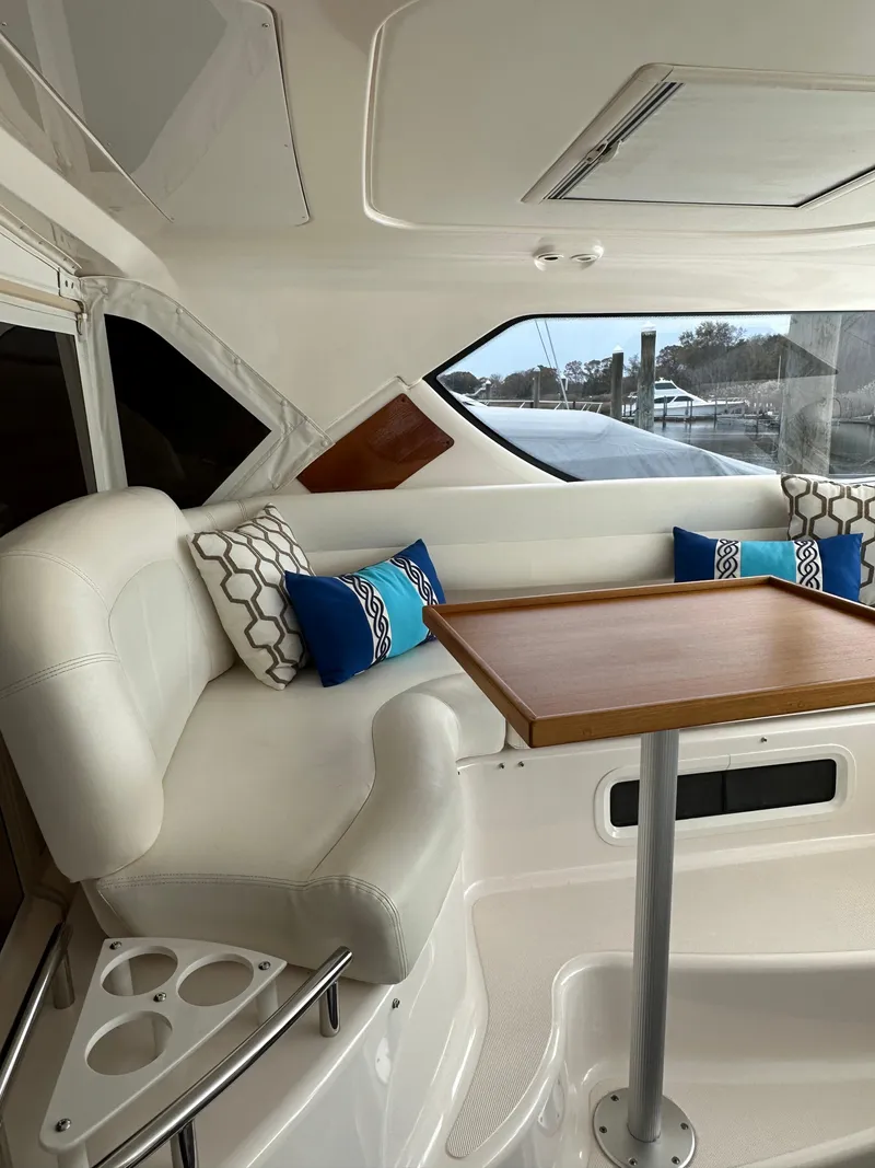 Slide: The Image of Tiara 4300 Sovran 2006 - 14