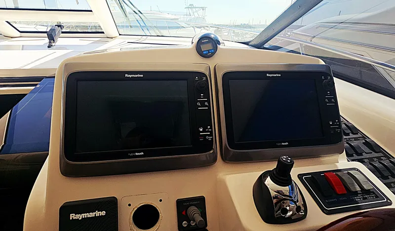 Slide: The Image of Tiara 4300 Sovran 2006 - 19