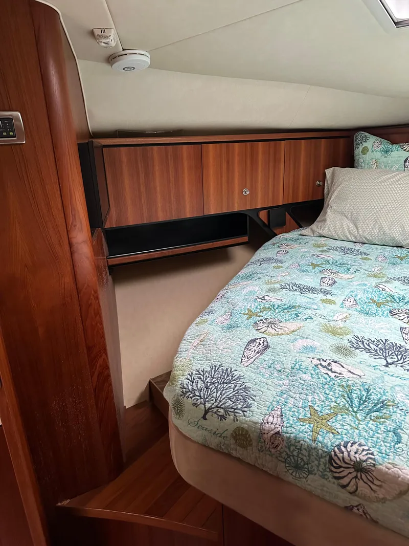 Slide: The Image of Tiara 4300 Sovran 2006 - 27