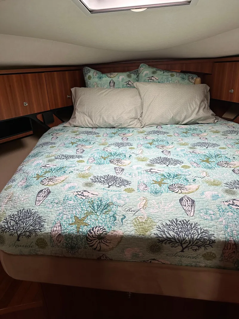 Slide: The Image of Tiara 4300 Sovran 2006 - 28