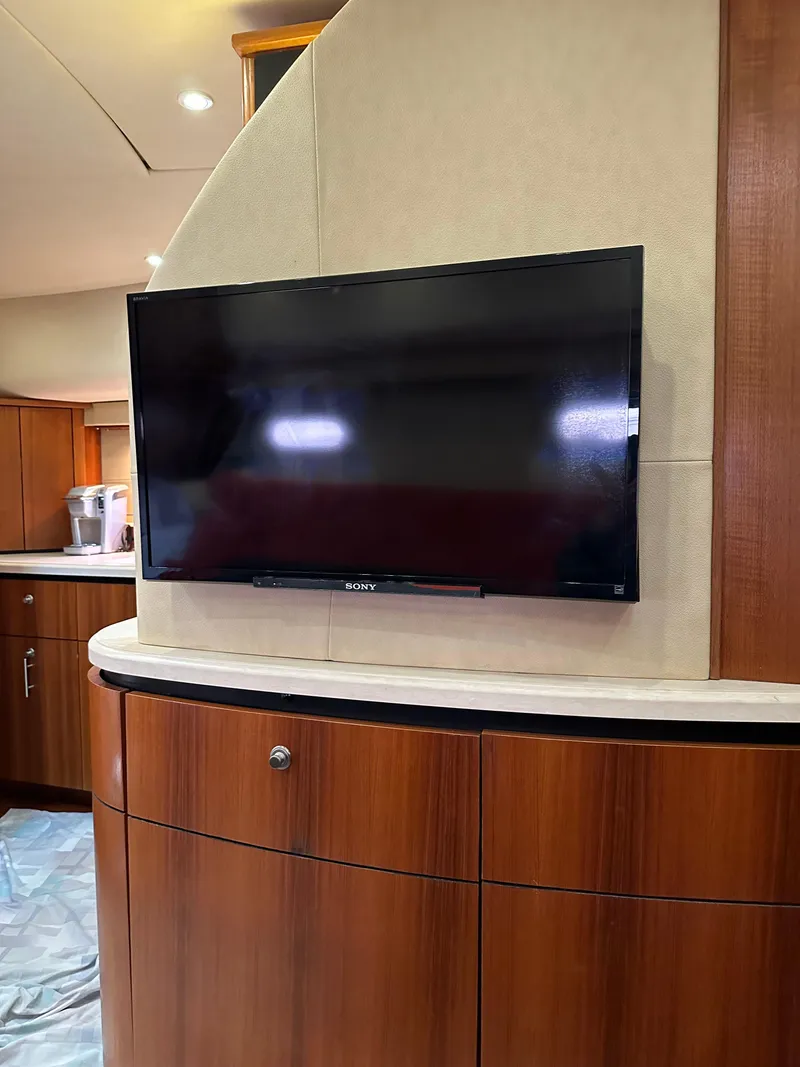 Slide: The Image of Tiara 4300 Sovran 2006 - 32