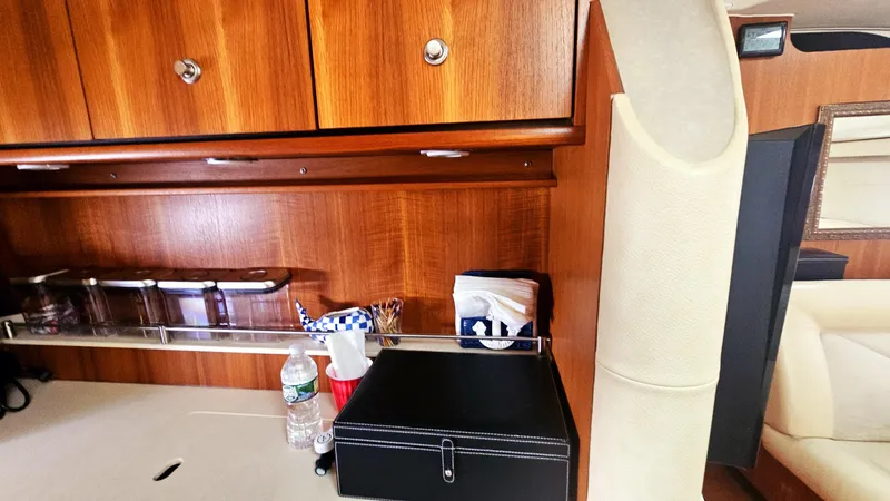 Slide: The Image of Tiara 4300 Sovran 2006 - 41