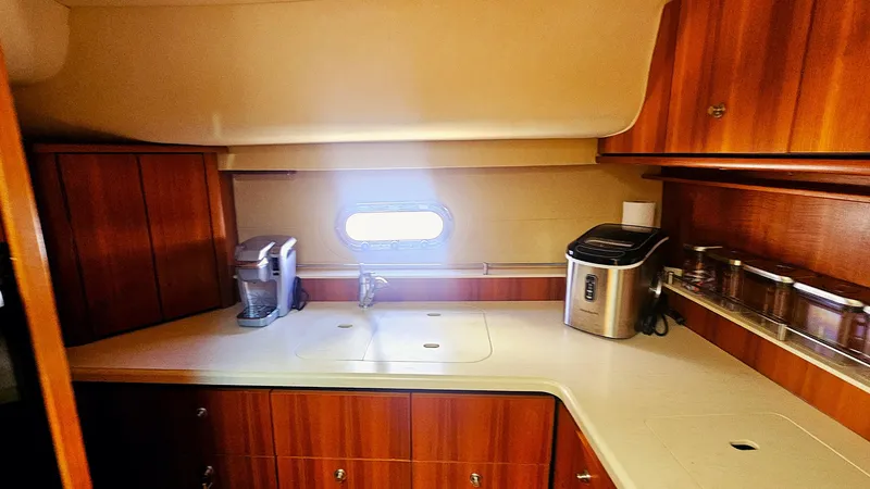 Slide: The Image of Tiara 4300 Sovran 2006 - 44