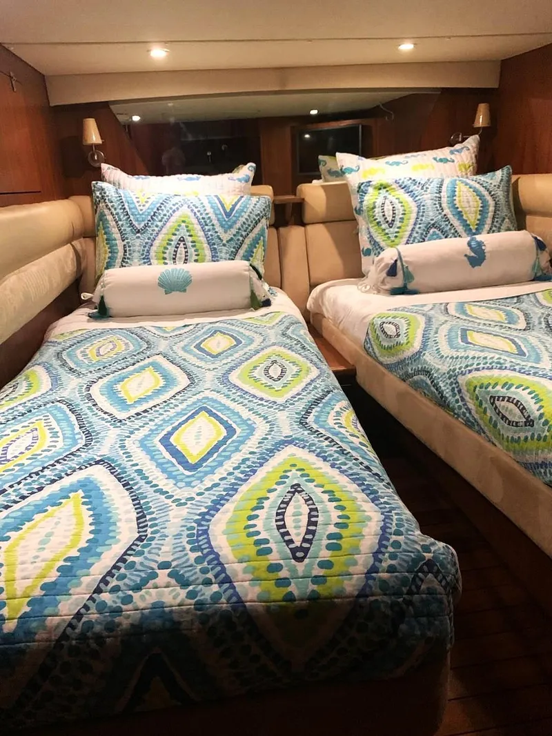 Slide: The Image of Tiara 4300 Sovran 2006 - 49