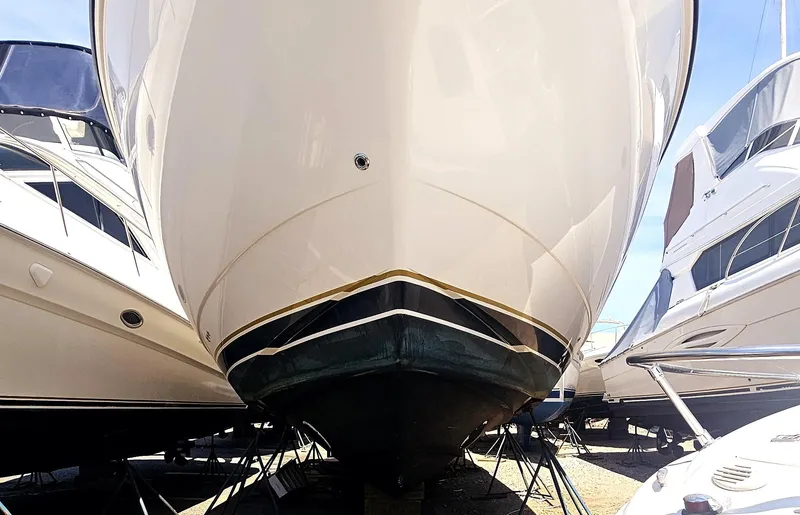 Slide: The Image of Tiara 4300 Sovran 2006 - 8