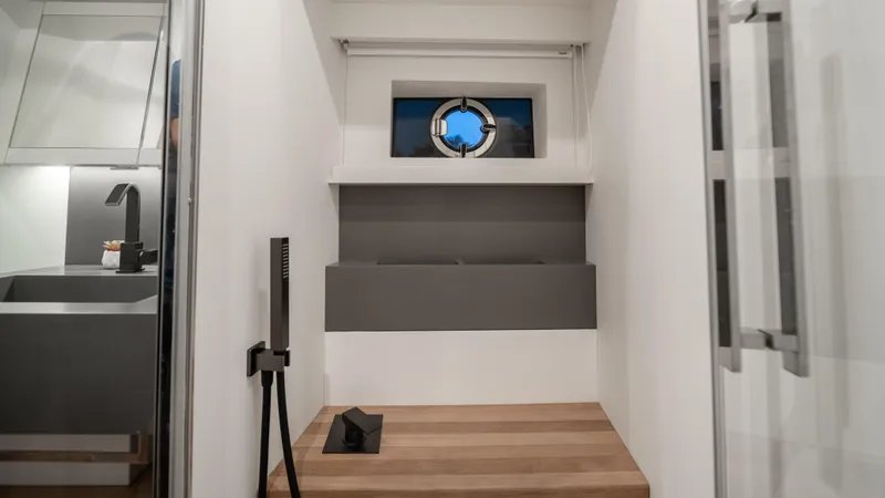 Slide: The Image of Pardo E60 2024 - 100