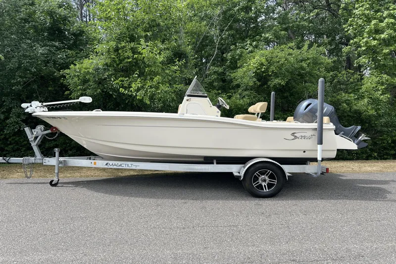 Slide: The Image of Scout 195 Sportfish 2021 - 0