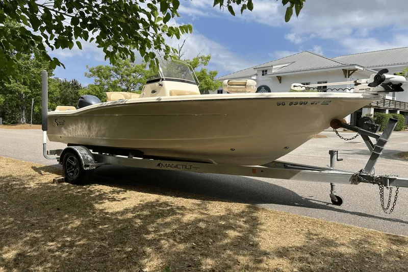 Slide: The Image of Scout 195 Sportfish 2021 - 1