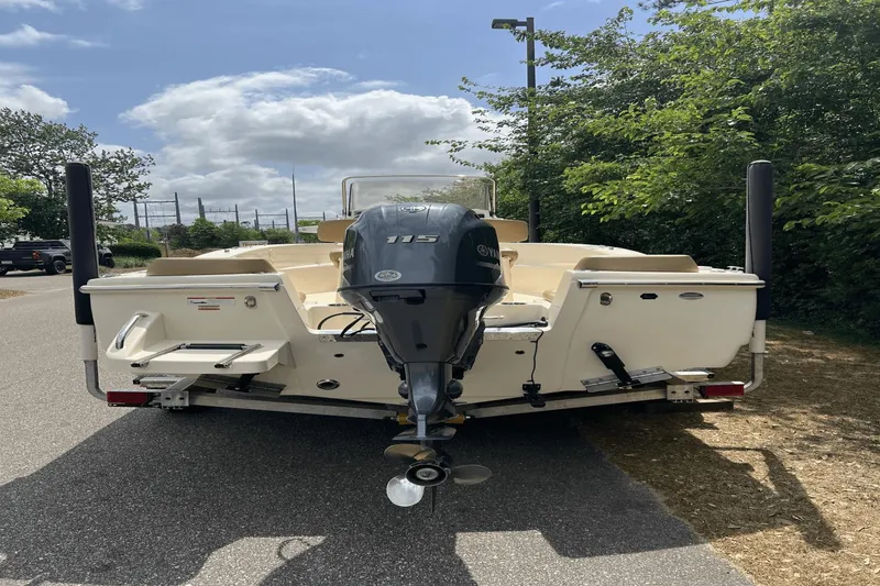 Slide: The Image of Scout 195 Sportfish 2021 - 2