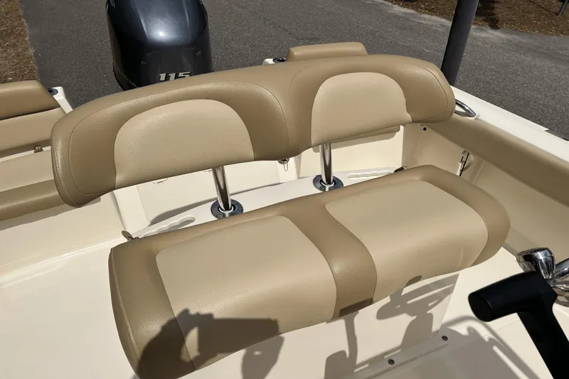 Slide: The Image of Scout 195 Sportfish 2021 - 4